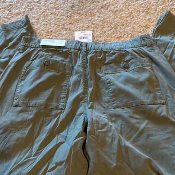 Green Cargo pants - Picture 2 of 5